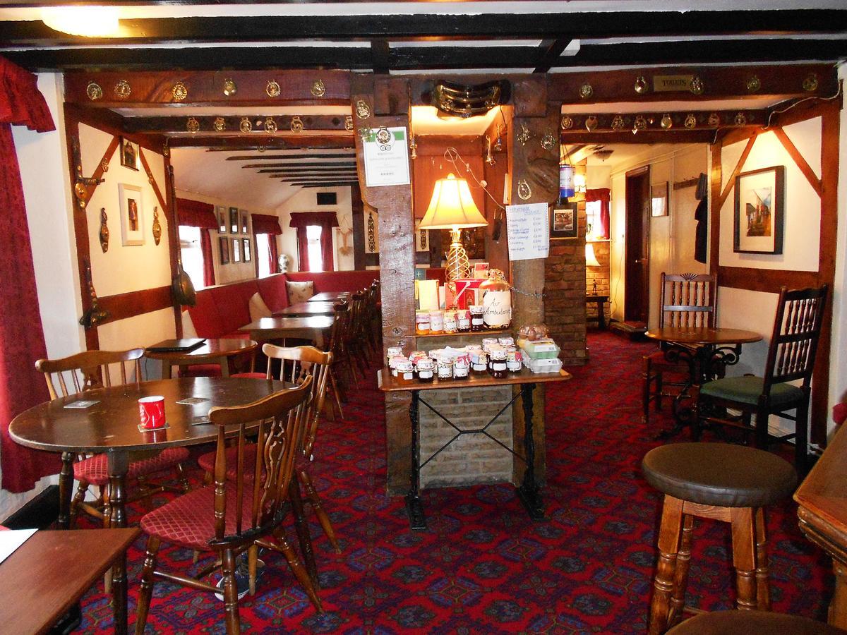 The Crown Inn Wentnor Экстерьер фото