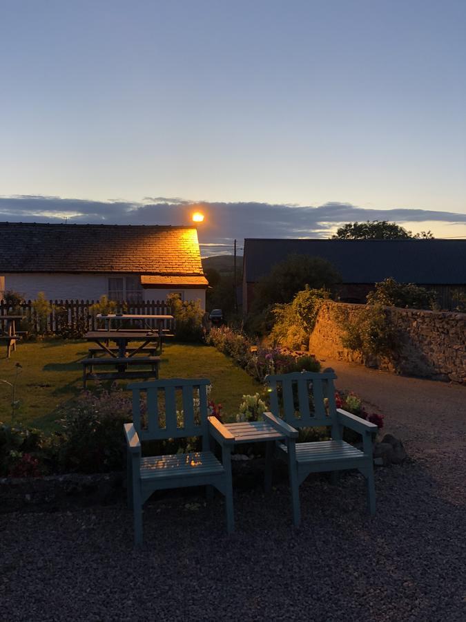 The Crown Inn Wentnor Экстерьер фото