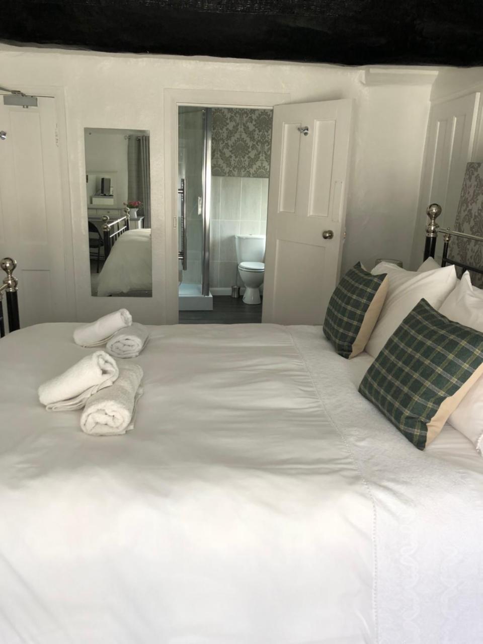 The Crown Inn Wentnor Экстерьер фото