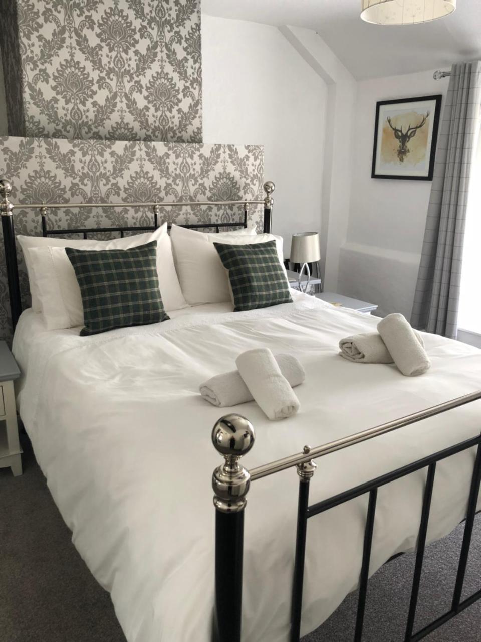 The Crown Inn Wentnor Экстерьер фото